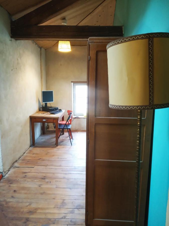 La Maison Rouge - Backpacker Hostel Saint-Etienne (Loire) Exterior foto